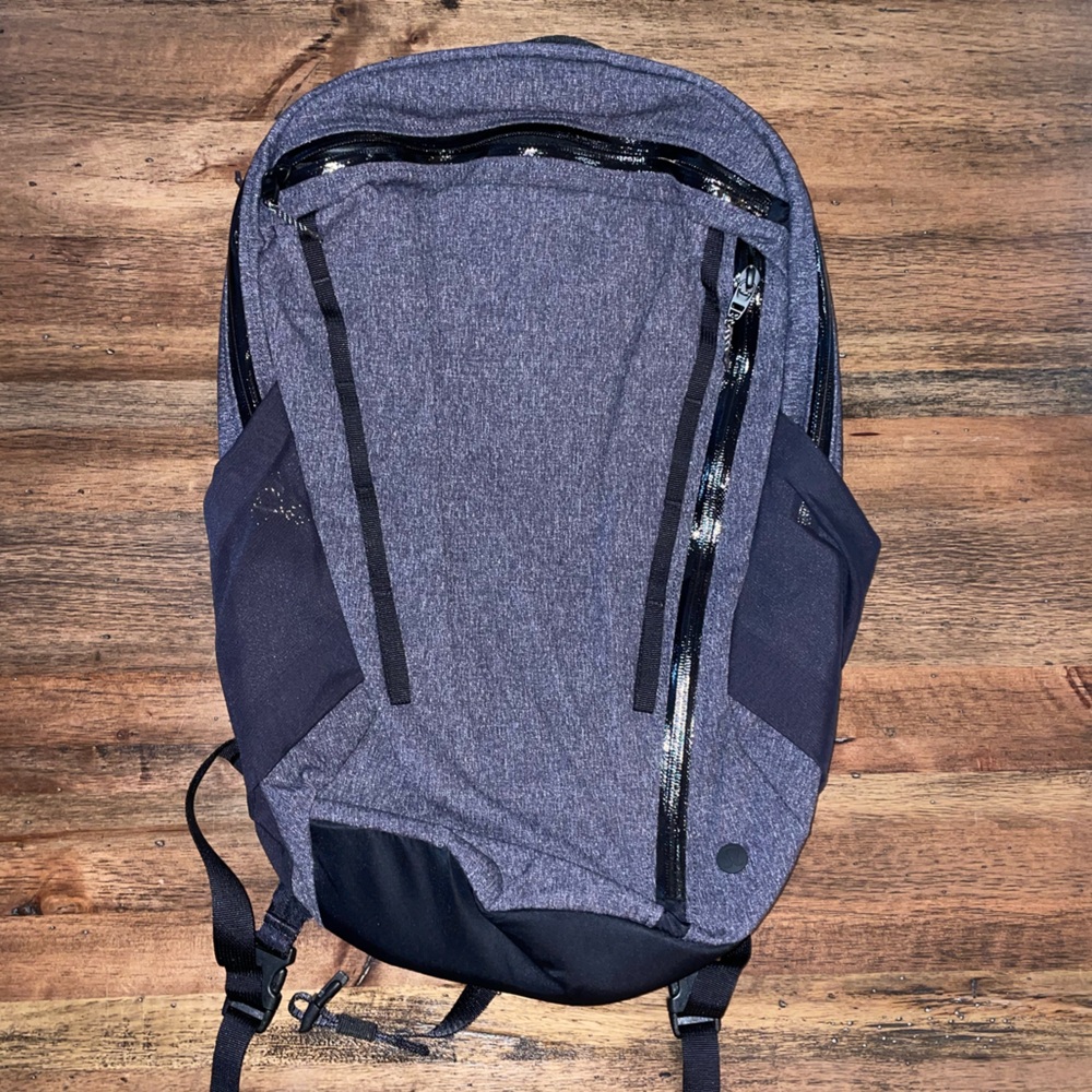 Lululemon Core Backpack 2.0 NWT